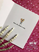 Load image into Gallery viewer, Love and Friendship cards: Love finds a way
