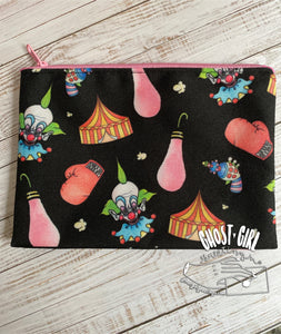 Zip pouch: Out of this world